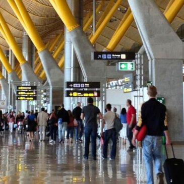 Návštěvníci Španělska ze zemí mimo EU nyní potřebují doklad o ubytování a zvací dopis